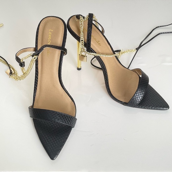 🌟 New w/Box: Chain link w/padlock strappy stiletto heels - Picture 1 of 7